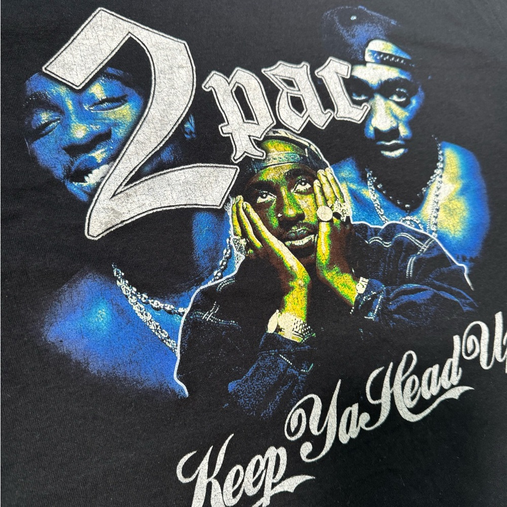 Black Tupac graphic tee. Men’s Large